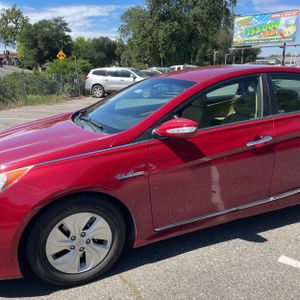 HYUNDAI SONATA HYBRID BASE - 2
