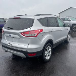 FORD ESCAPE SE - 8