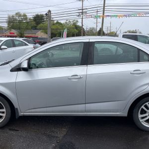 CHEVROLET SONIC LT AUTO - 4