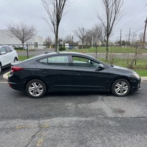 HYUNDAI ELANTRA VALUE EDITION - 10