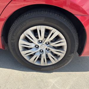 2012 Toyota CAMRY LE thumbnail 18