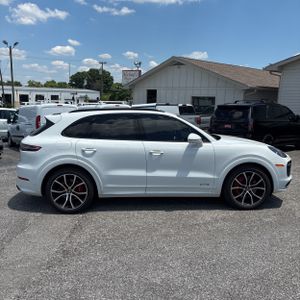 PORSCHE CAYENNE GTS - 10