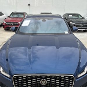 صورة 15 لـ 2021 Jaguar F-PACE P250 S