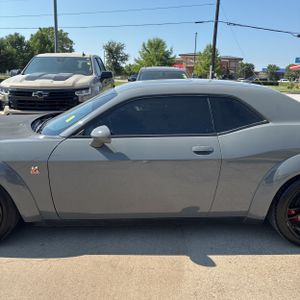 صورة 4 لـ 2019 Dodge CHALLENGER R/T SCAT PACK