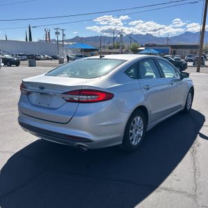 FORD FUSION S - 8
