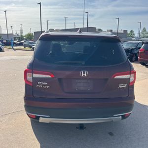 HONDA PILOT TOURING W/REAR CAPTAIN'S CHAIRS - 7