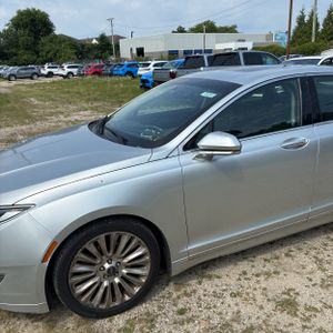 صورة 2 لـ 2015 Lincoln MKZ BASE