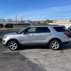 FORD EXPLORER XLT - 3