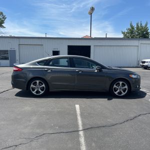FORD FUSION SE - 10