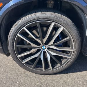 صورة 17 لـ 2020 BMW X5 M50I