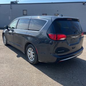 CHRYSLER PACIFICA TOURING - 5