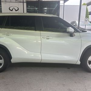 2023 Toyota HIGHLANDER LE — миниатюра 11