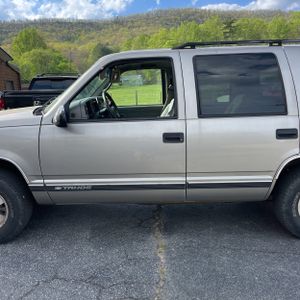 CHEVROLET TAHOE LS - 4