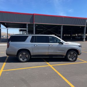 CHEVROLET SUBURBAN Z71 - 10