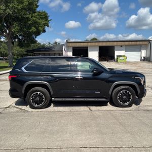 صورة 10 لـ 2023 Toyota SEQUOIA LIMITED