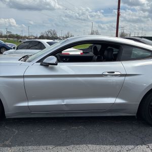 FORD MUSTANG ECOBOOST PREMIUM - 4