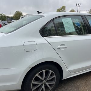 VOLKSWAGEN JETTA 1.4T SE - 9