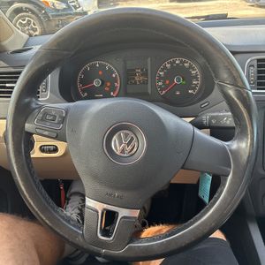صورة 71 لـ 2011 Volkswagen JETTA SE