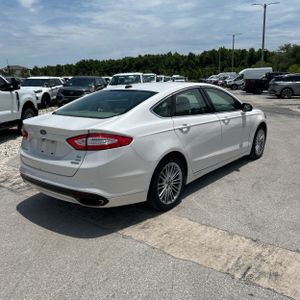 FORD FUSION SE - 8