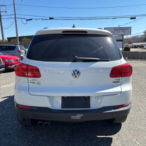 VOLKSWAGEN TIGUAN LIMITED 2.0T 4MOTION - 7