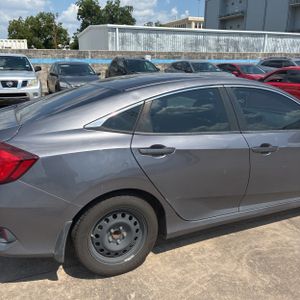 2018 Honda CIVIC LX photo 9