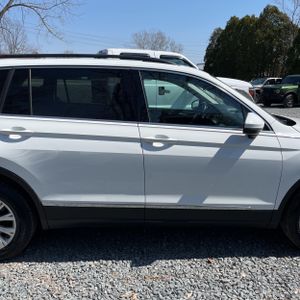 VOLKSWAGEN TIGUAN 2.0T SE 4MOTION - 9