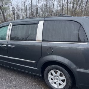 CHRYSLER TOWN & COUNTRY TOURING - 6