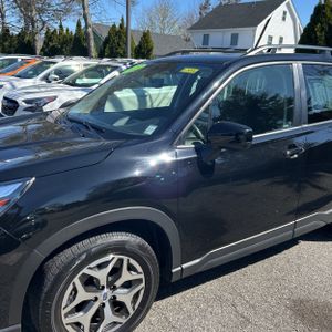 SUBARU FORESTER PREMIUM - 2