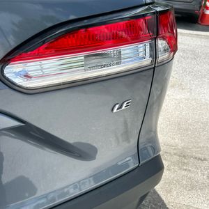 2022 Toyota COROLLA CROSS LE 照片 23