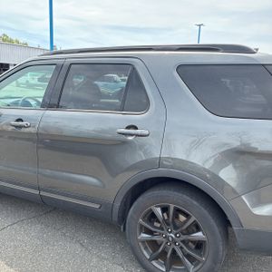 FORD EXPLORER XLT - 6