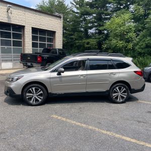 2019 Subaru OUTBACK 3.6R LIMITED 照片 3
