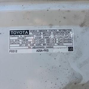 صورة مصغرة 48 لـ 2024 Toyota RAV4 LE