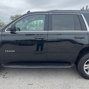 Chevrolet Tahoe LS - 4