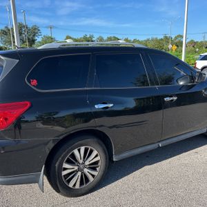 2017 Nissan PATHFINDER SV 照片 9