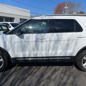 FORD EXPLORER XLT - 4