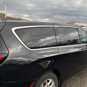 CHRYSLER VOYAGER LX - 9