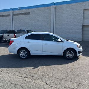 CHEVROLET SONIC LT AUTO - 10