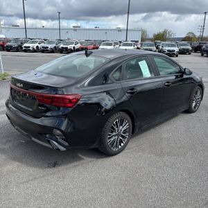 KIA FORTE GT-LINE - 8