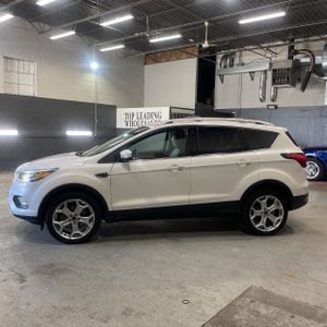 FORD ESCAPE TITANIUM - 3