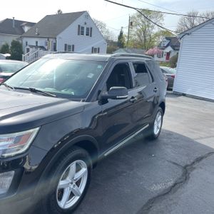 FORD EXPLORER XLT - 2