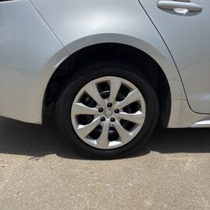 2023 Toyota COROLLA LE thumbnail 19