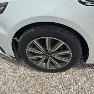2019 KIA OPTIMA LX — миниатюра 17