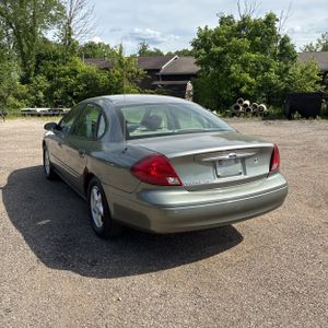 FORD TAURUS SE - 5