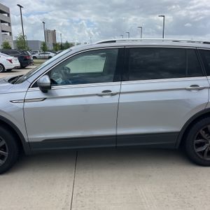 VOLKSWAGEN TIGUAN SE - 4