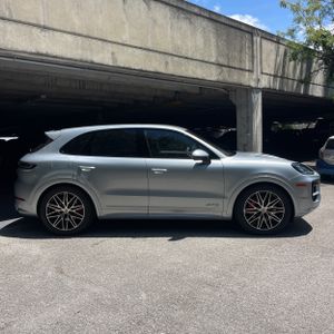 PORSCHE CAYENNE GTS - 10