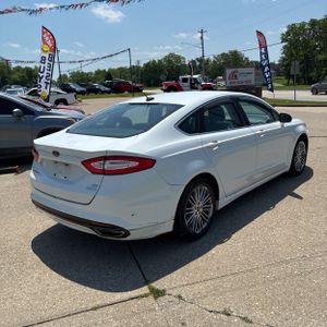 FORD FUSION SE - 8