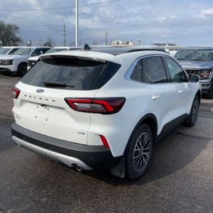 FORD ESCAPE PHEV - 5