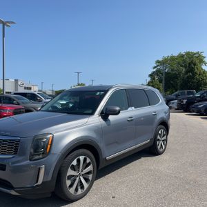 صورة 2 لـ 2020 KIA TELLURIDE S
