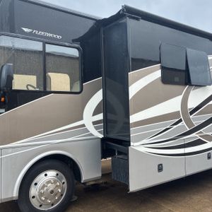 FORD F-53 MOTORHOME CHASSIS - 2