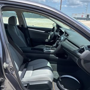 2017 Honda CIVIC LX — миниатюра 32